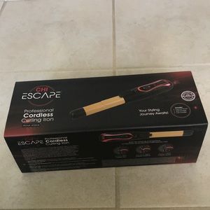 CHI Curling iron Escape cordless. New w/o tags.